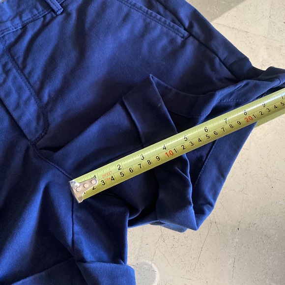 Women’s Banana Republic Size 8P City Chino Navy Blue Stretch Shorts 5” inseam - Picture 6 of 9